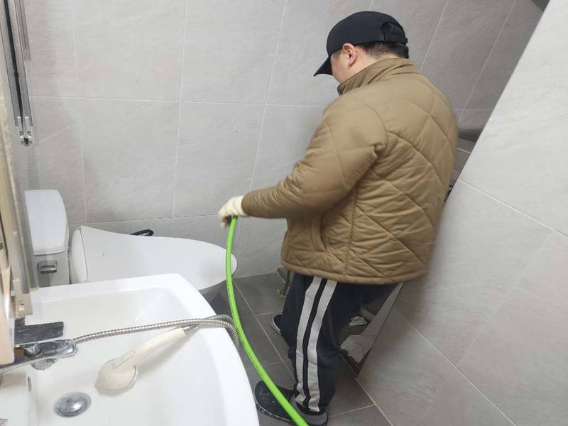제물포구 변기막힘 작업사례 7
