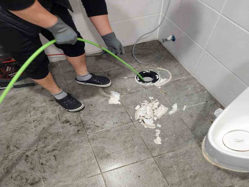 제물포구 변기역류 작업사례 3
