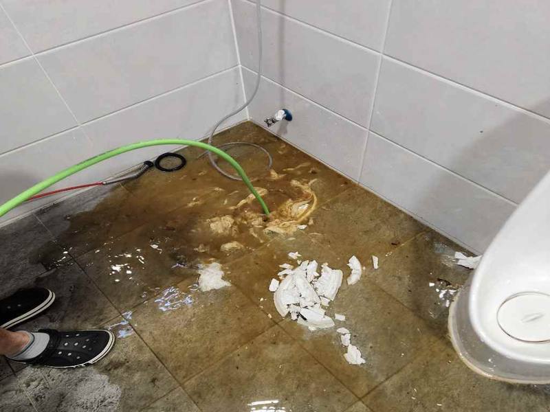 제물포구 변기역류 작업사례 5